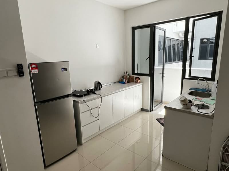 Servis Apartment untuk Dijual di United Point (Residensi Berpadu) - HC Tan - Kitchen - PropertyGuru.com.my