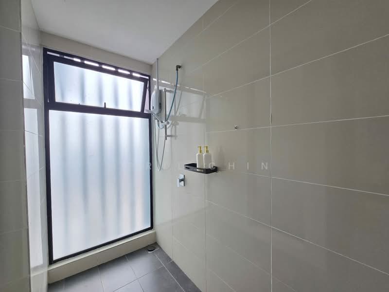 Service Residence for Rent at Southkey Mosaic - April Chin - Bathroom - PropertyGuru.com.my