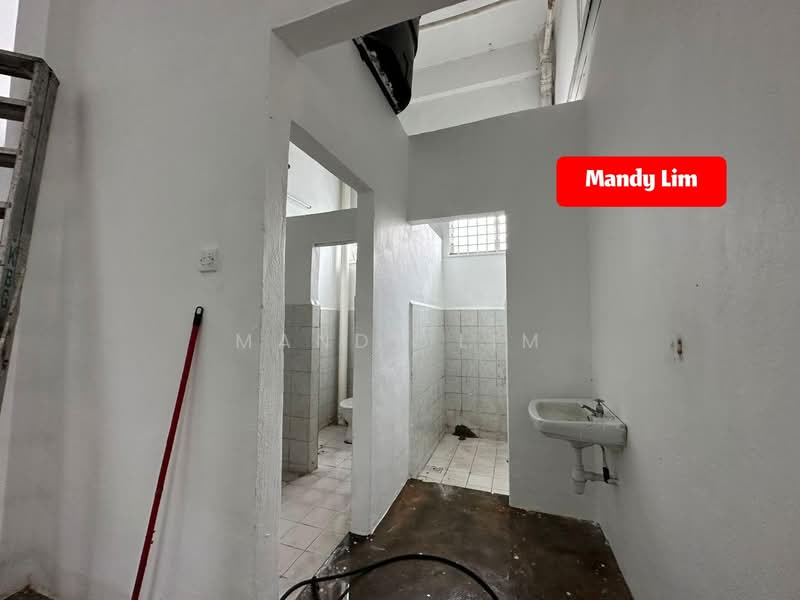 Semi-D Factory for Rent in Simpang Ampat (Penang) - Mandy Lim - Bathroom - PropertyGuru.com.my