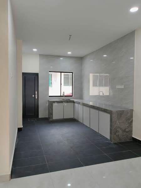 Rumah Teres 1 Tingkat untuk Dijual di Taman Bestari Indah (Ulu Tiram) - JAN AU - Kitchen - PropertyGuru.com.my