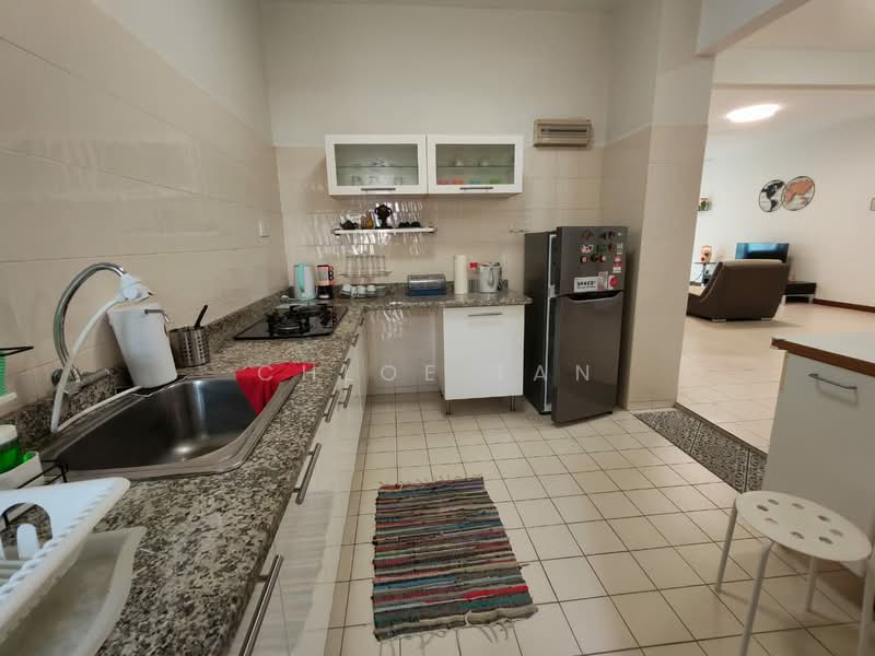 Townhouse for Rent in Kota Kemuning (Shah Alam) - Chloe Tan - Kitchen - PropertyGuru.com.my
