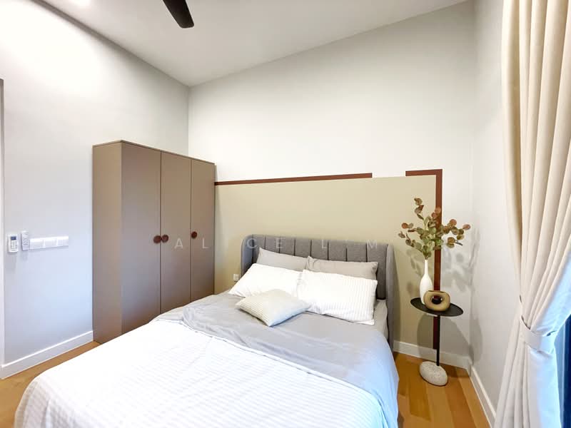 Servis Apartment untuk Disewa di The Sentral Suites - Alice Lim - Bedroom - PropertyGuru.com.my