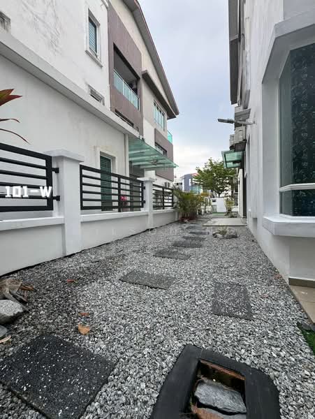 Semi-Detached House for Sale in Canary Garden (Klang) - Wilson Ng - Exterior - PropertyGuru.com.my