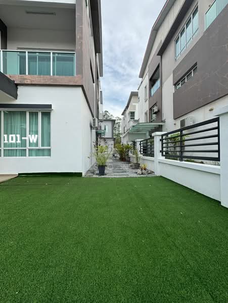 Semi-Detached House for Sale in Canary Garden (Klang) - Wilson Ng - Exterior - PropertyGuru.com.my