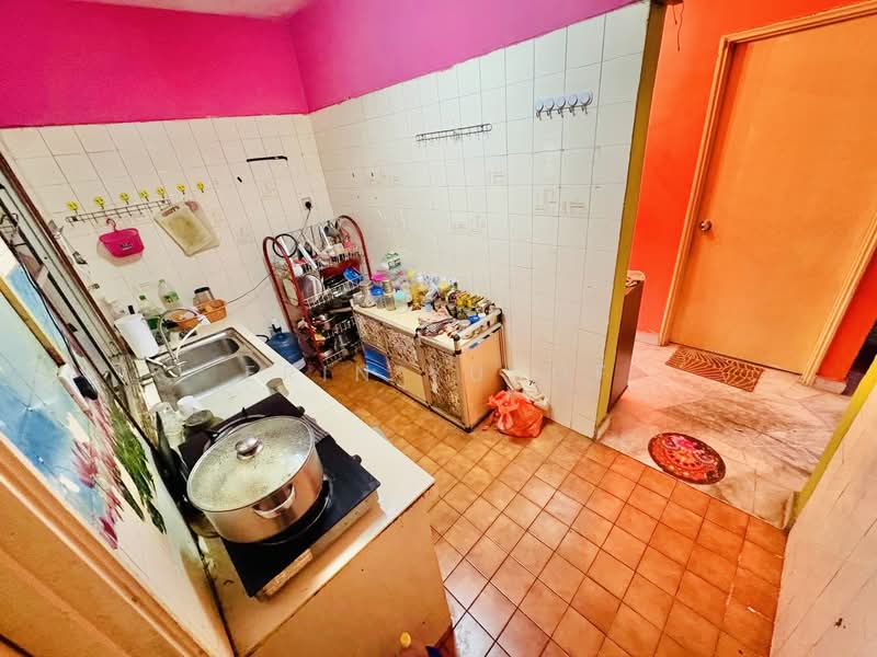 Condominium for Sale at Palm Court Condominium - Erin Yusof - Kitchen - PropertyGuru.com.my