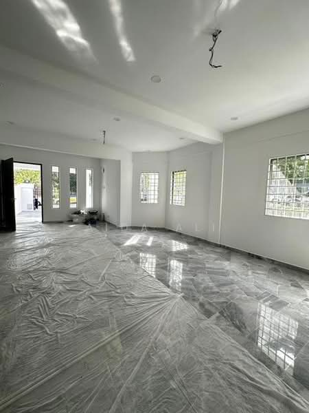 Rumah Teres 2 Tingkat untuk Dijual di Shah Alam (Selangor) - Aida Ali - Living Room - PropertyGuru.com.my
