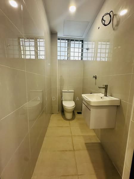 Rumah Teres 2 Tingkat untuk Dijual di Shah Alam (Selangor) - Aida Ali - Bathroom - PropertyGuru.com.my