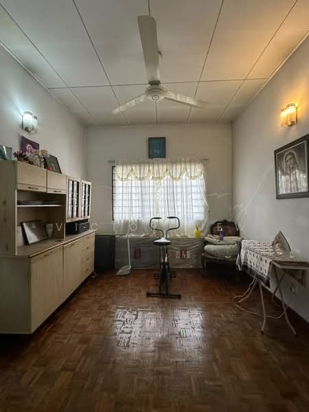 Rumah Teres 2 Tingkat untuk Dijual di Bandar Utama 4 (Bandar Utama) - Victor Liew - Living Room - PropertyGuru.com.my