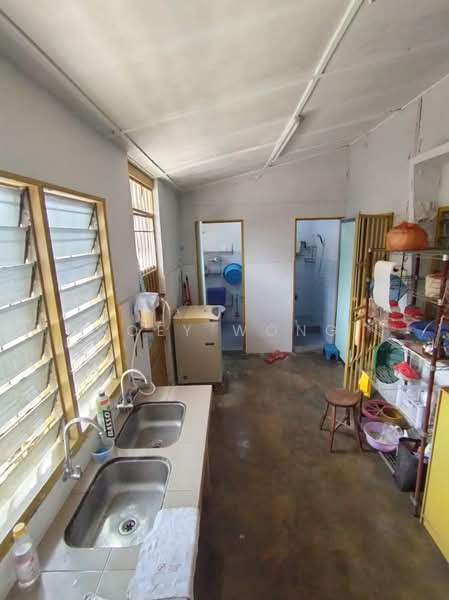 1-storey Terraced House for Sale in SS3 (Petaling Jaya) - Joey Wong - Kitchen - PropertyGuru.com.my