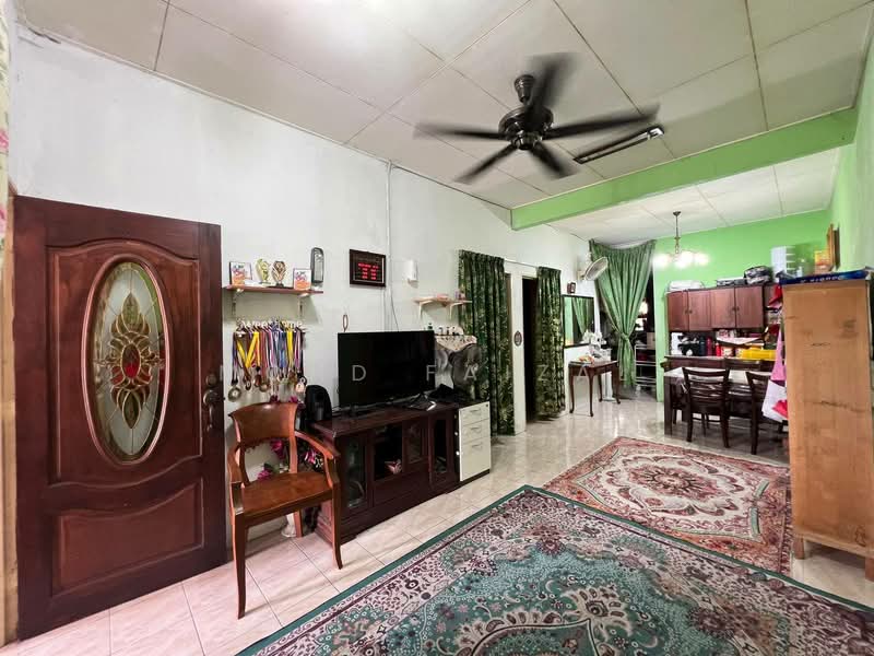 Rumah Teres 1 Tingkat untuk Dijual di Hulu Semenyih (Selangor) - Mohd Faizal - Living Room - PropertyGuru.com.my