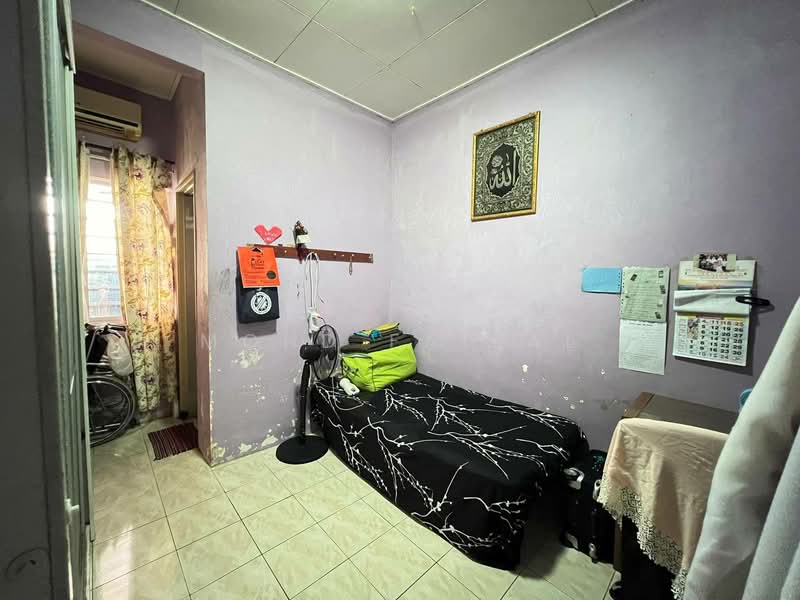 Rumah Teres 1 Tingkat untuk Dijual di Hulu Semenyih (Selangor) - Mohd Faizal - Bedroom - PropertyGuru.com.my