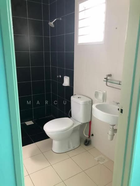 Semi-Detached House for Sale in Bandar Saujana Putra (Tanjong Duabelas) - Marcus Low - PropertyGuru.com.my