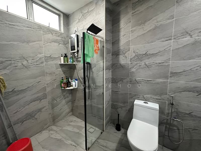 Rumah Berkembar untuk Dijual di Taman Bukit Jaya (Ulu Tiram) - Jason Khoo - Bathroom - PropertyGuru.com.my