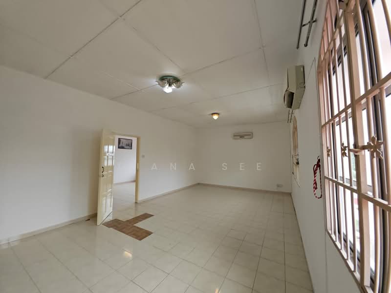 Semi-Detached House for Sale in Taman Mesra (Klang) - Diana See - Room - PropertyGuru.com.my