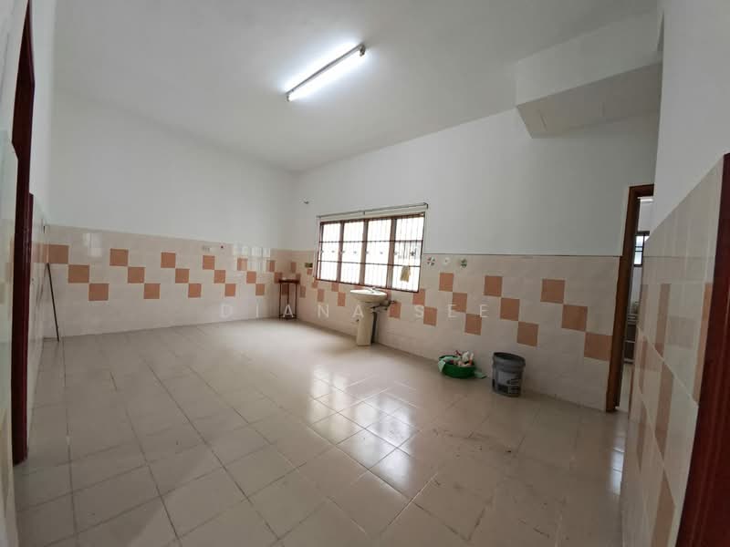 Semi-Detached House for Sale in Taman Mesra (Klang) - Diana See - Dining Hall - PropertyGuru.com.my