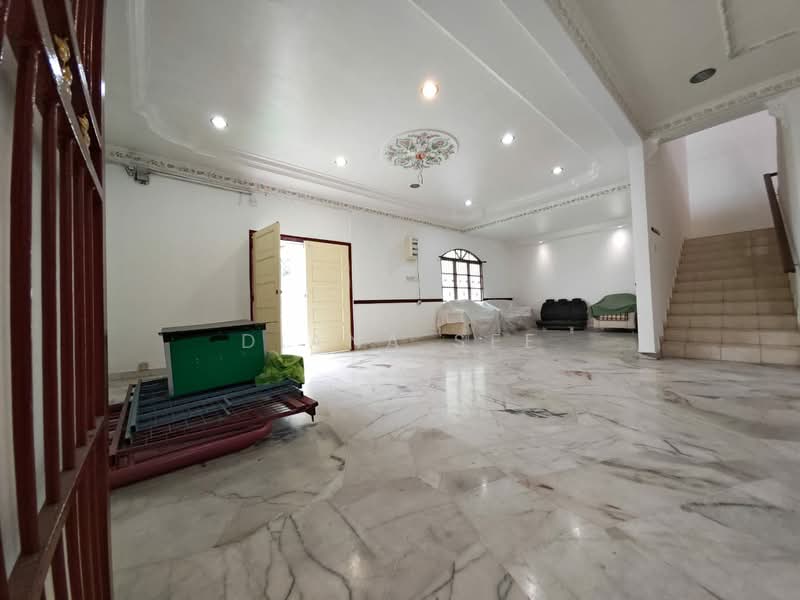 Semi-Detached House for Sale in Taman Mesra (Klang) - Diana See - Living Room - PropertyGuru.com.my