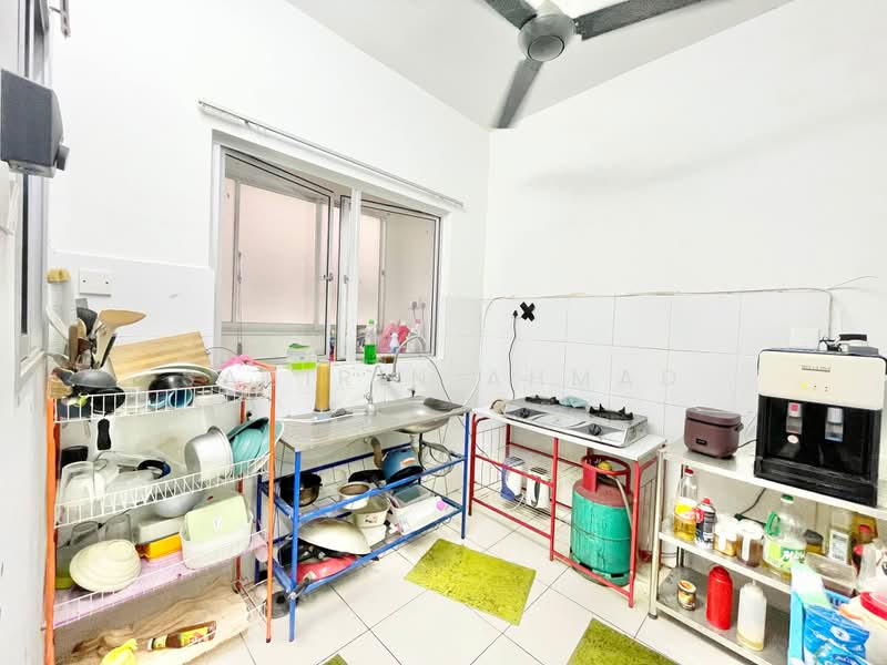 Apartment for Sale at Puncak Hijauan - Sabirin Ahmad - Kitchen - PropertyGuru.com.my