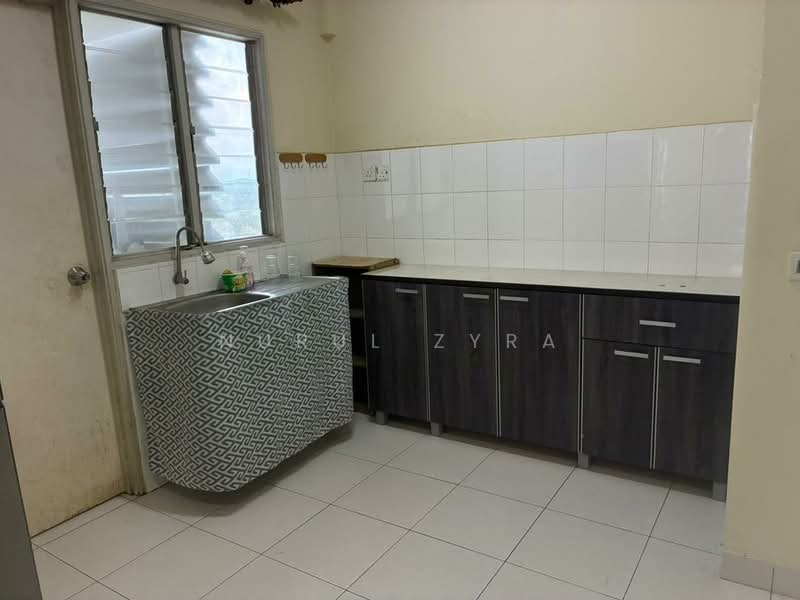 Apartment for Rent at D'Cassia - Nurul Zyra - Kitchen - PropertyGuru.com.my