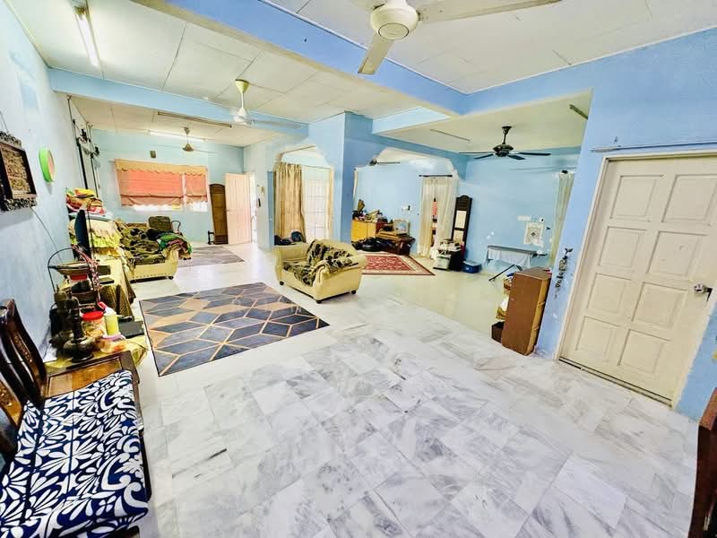 1-storey Terraced House for Sale in Taman Desa Bukit Bujang (Kuala Kubu Bharu) - Erin Yusof - Living Room - PropertyGuru.com.my