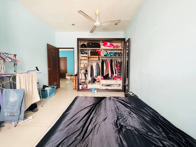 Semi-Detached House for Sale in Taman Desa Alam (Shah Alam) - Syahrim Naim - Bedroom - PropertyGuru.com.my