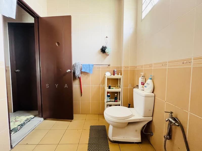 Semi-Detached House for Sale in Taman Desa Alam (Shah Alam) - Syahrim Naim - Bathroom - PropertyGuru.com.my