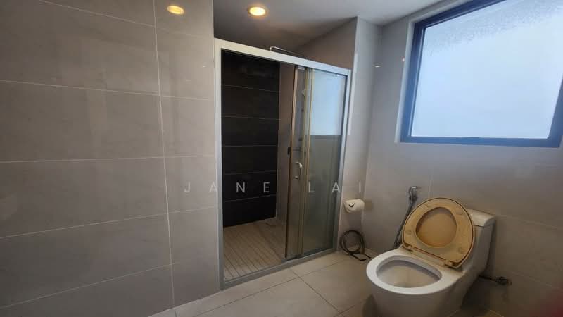 Condominium for Rent at Bay Laurel @ Country Garden Danga Bay - Jane Lai - Bathroom - PropertyGuru.com.my