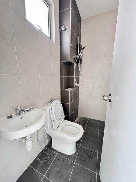 Rumah Teres 2 Tingkat untuk Disewa di Klang (Selangor) - Pepsi Ang - Bathroom - PropertyGuru.com.my