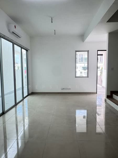 Rumah Teres 2 Tingkat untuk Disewa di Klang (Selangor) - Pepsi Ang - Living Room - PropertyGuru.com.my