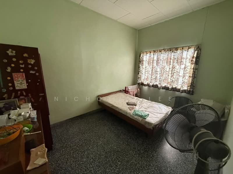 Semi-Detached House for Sale in Taman Canning (Ipoh) - Nicholas Lee - Bedroom - PropertyGuru.com.my
