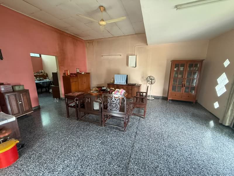Semi-Detached House for Sale in Taman Canning (Ipoh) - Nicholas Lee - Living Room - PropertyGuru.com.my