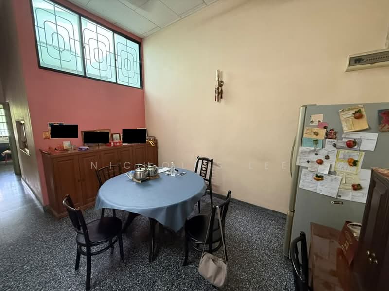 Semi-Detached House for Sale in Taman Canning (Ipoh) - Nicholas Lee - Dining Room - PropertyGuru.com.my