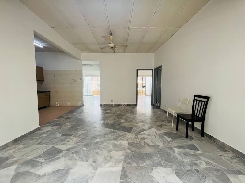 Townhouse for Sale in Shah Alam (Selangor) - Syahrim Naim - Living Room - PropertyGuru.com.my