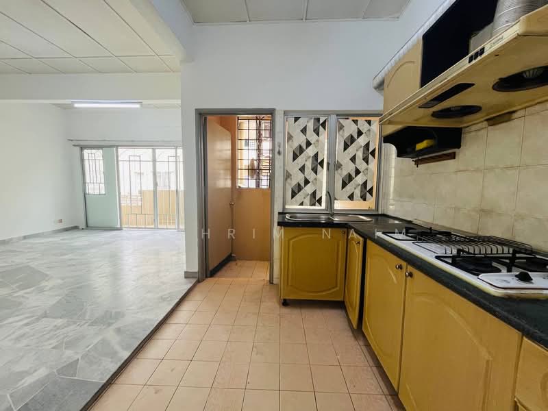 Townhouse for Sale in Shah Alam (Selangor) - Syahrim Naim - Kitchen - PropertyGuru.com.my
