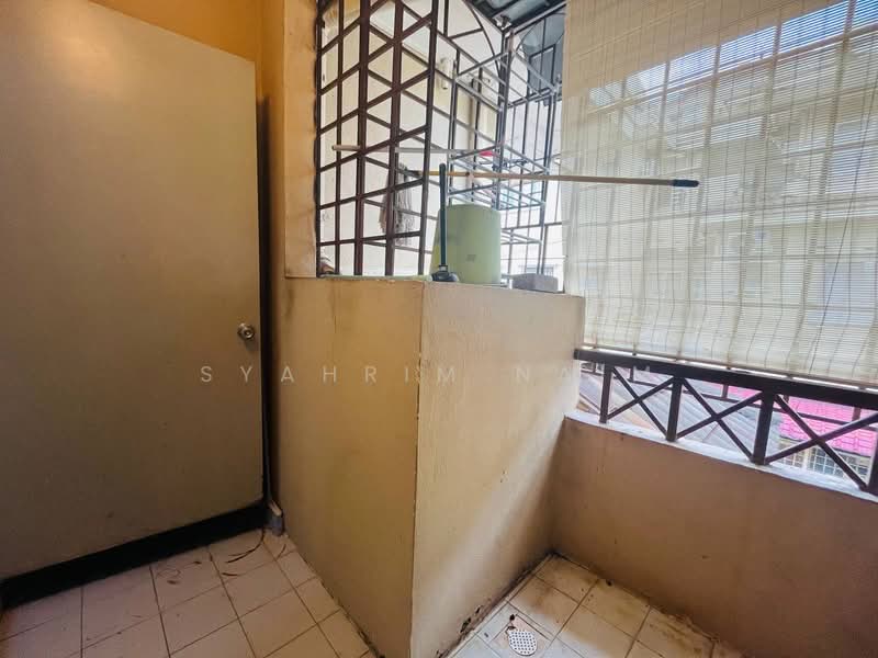 Townhouse for Sale in Shah Alam (Selangor) - Syahrim Naim - Balcony - PropertyGuru.com.my