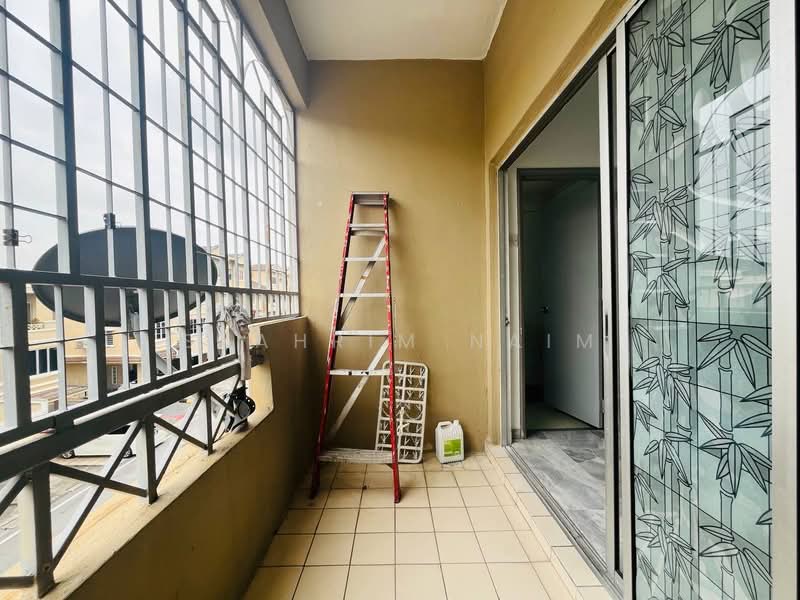 Townhouse for Sale in Shah Alam (Selangor) - Syahrim Naim - Balcony - PropertyGuru.com.my