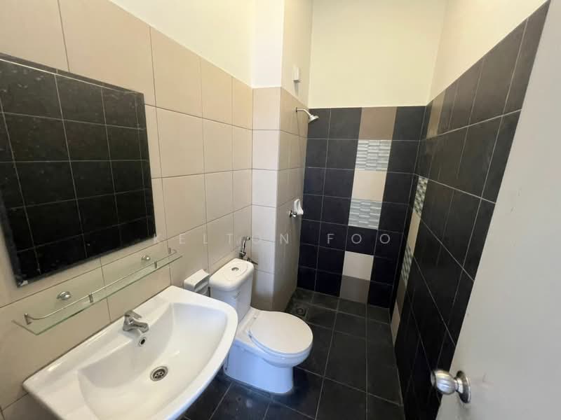 Rumah Teres 2 Tingkat untuk Dijual di Bandar Tasik Puteri (Rawang) - Kelton Foo - Bathroom - PropertyGuru.com.my