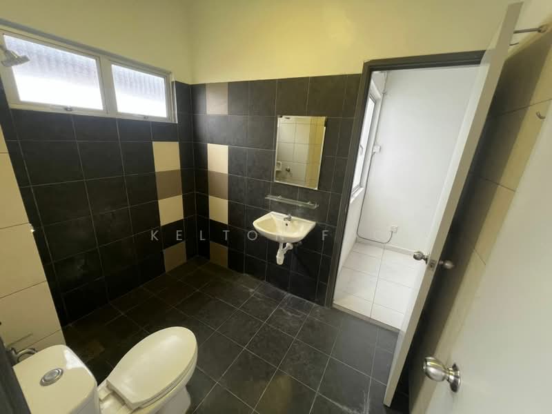 Rumah Teres 2 Tingkat untuk Dijual di Bandar Tasik Puteri (Rawang) - Kelton Foo - Bathroom - PropertyGuru.com.my