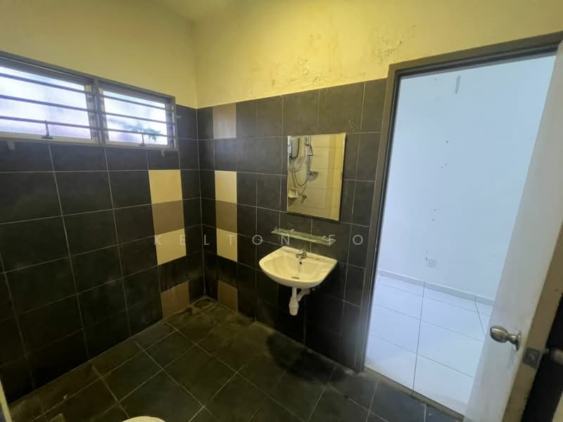Rumah Teres 2 Tingkat untuk Dijual di Bandar Tasik Puteri (Rawang) - Kelton Foo - Bathroom - PropertyGuru.com.my