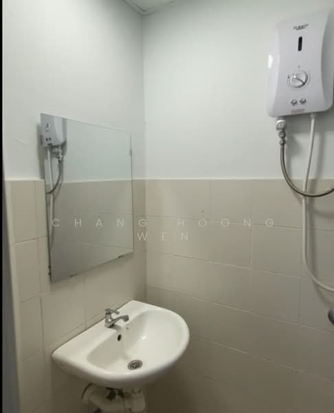 Kondominium untuk Disewa di D28 Damansara - Chang Hoong Wen - Bathroom - PropertyGuru.com.my
