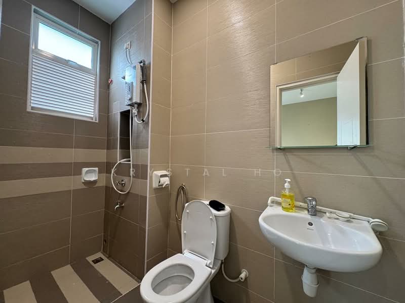 Semi-Detached House for Sale in Taman Dato Onn (Johor Bahru) - Krystal Ho - Bathroom - PropertyGuru.com.my