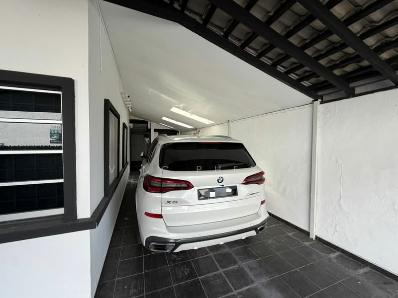 Bungalow for Rent in Ujong Pasir (Melaka) - Vinc Pheng - Car Park - PropertyGuru.com.my