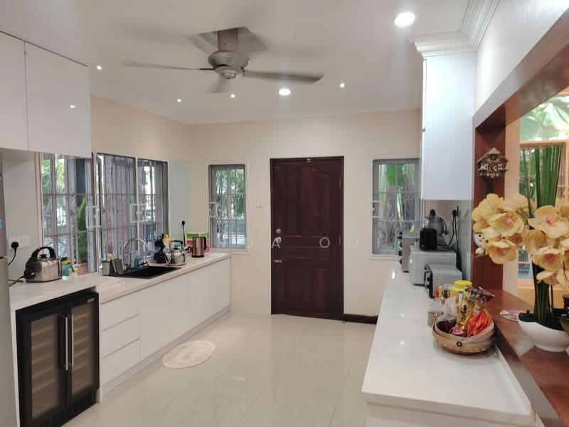 Rumah Berkembar untuk Dijual di Ukay Perdana (Ulu Kelang) - Linda Ooi - Kitchen - PropertyGuru.com.my