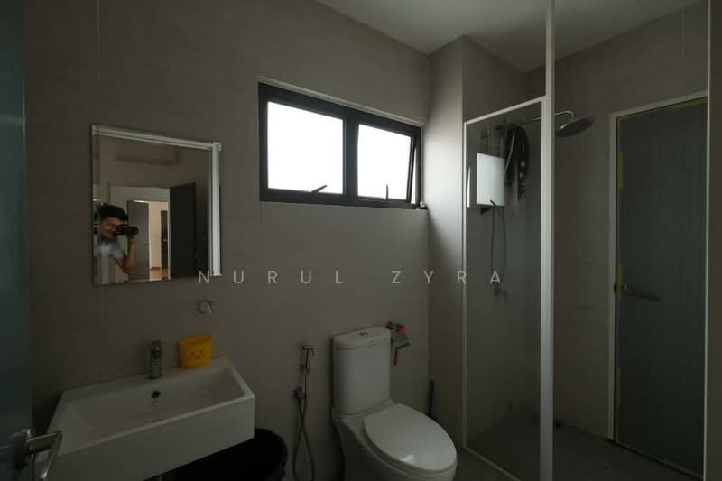 Townhouse for Rent in Sepang (Selangor) - Nurul Zyra - Bathroom - PropertyGuru.com.my