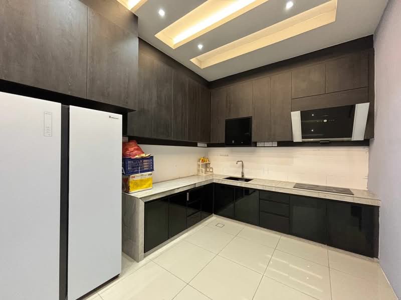 Cluster House for Sale in Taman Bukit Skudai (Skudai) - Alice Goh - Kitchen - PropertyGuru.com.my