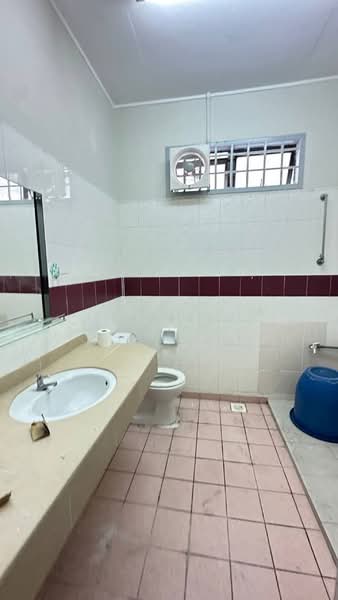 2-storey Terraced House for Rent in Taman Mount Austin (Tebrau) - Chris Lee - Bathroom - PropertyGuru.com.my