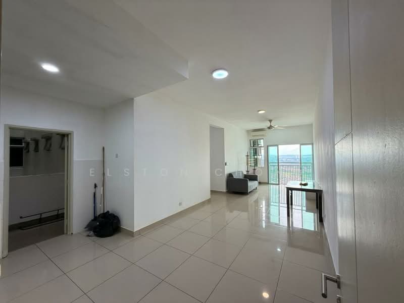 Service Residence for Sale at Meridin Bayvue Serviced Apartment - Elston Chong - Living Room - PropertyGuru.com.my