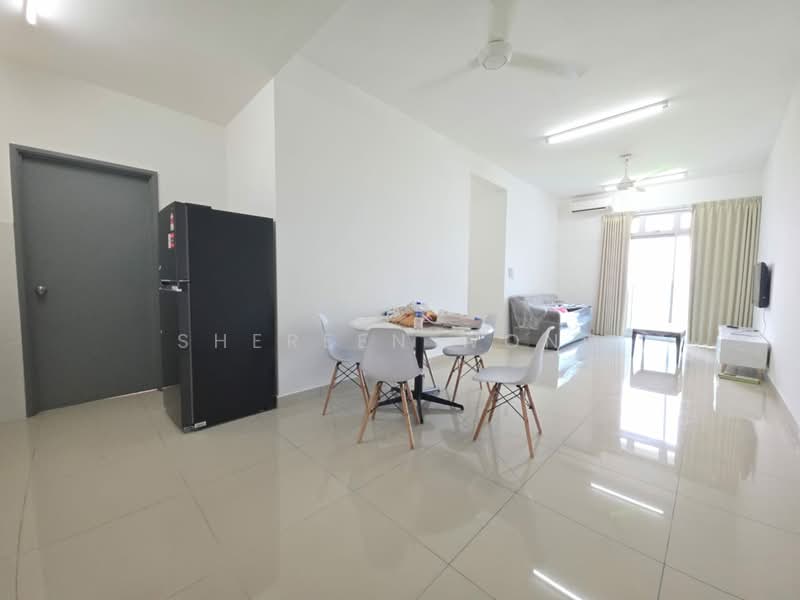 Servis Apartment untuk Disewa di Meridin Bayvue @ Sierra Perdana - Shereen Wong - Living Room - PropertyGuru.com.my