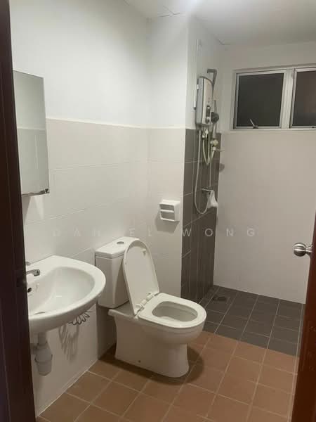 Condominium for Rent at Semarak @ Taman Raintree - Daniel Wong - Bathroom - PropertyGuru.com.my