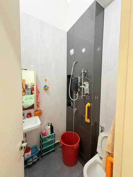 Cluster House for Sale in Setia Tropika (Johor Bahru) - Alice Goh - Bathroom - PropertyGuru.com.my