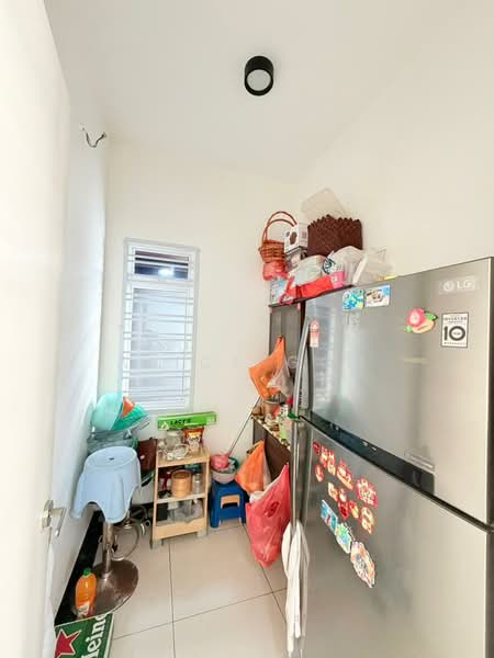 Cluster House for Sale in Setia Tropika (Johor Bahru) - Alice Goh - Kitchen - PropertyGuru.com.my
